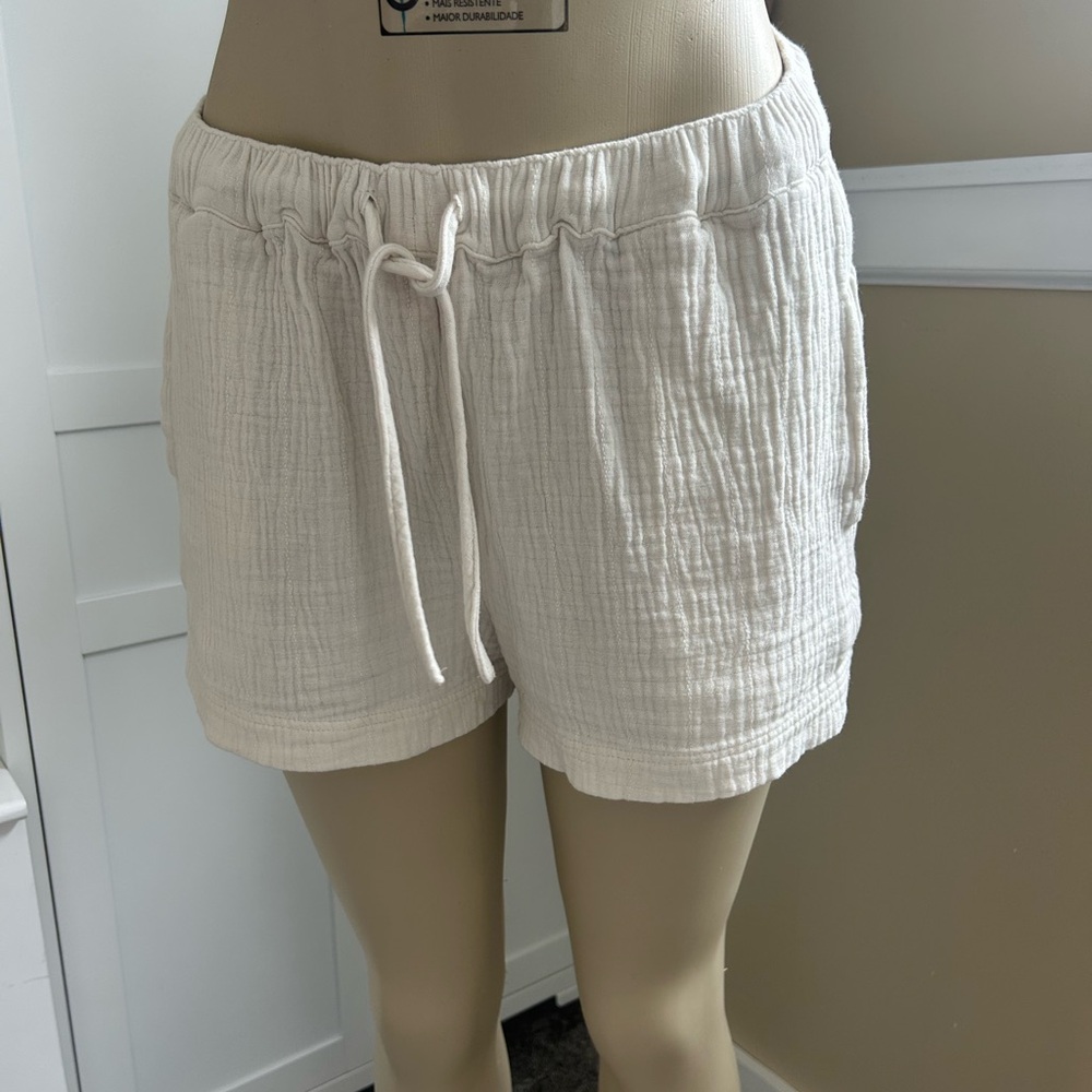 Cream High Waist Textured Shorts